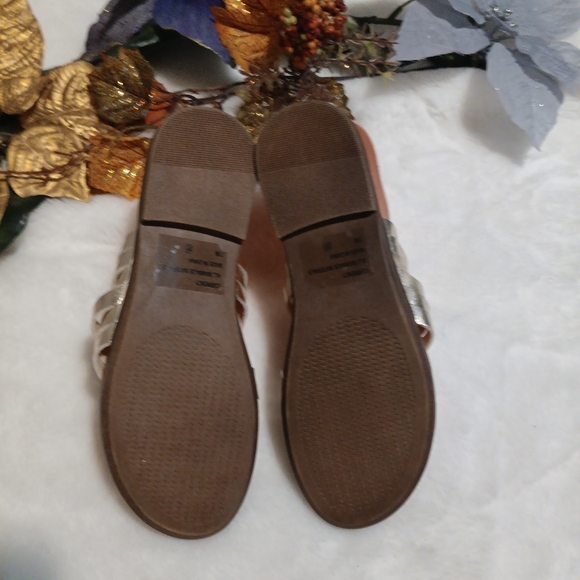 Like New condition sandals shoes for women size 7 - Picture 5 of 6